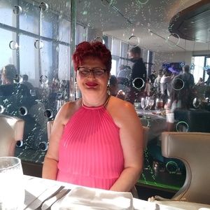 Meet your Posher, Lindita